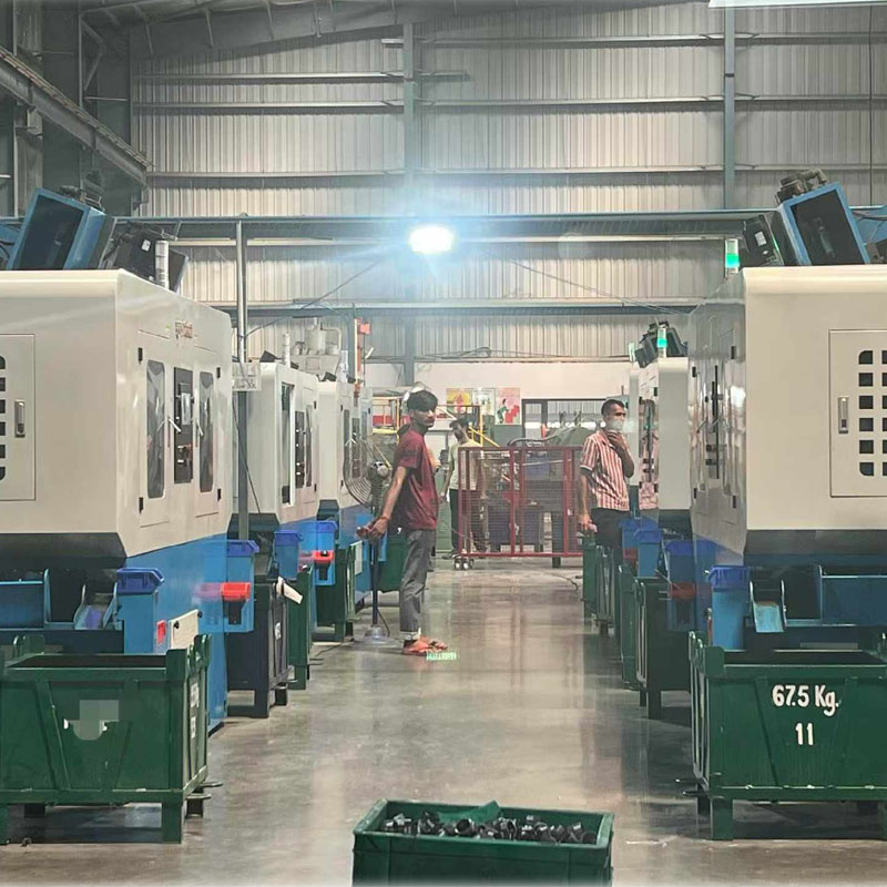 Macchine per maschiatura di dadi TAICHUANG per la fabbrica indiana di elementi di fissaggio