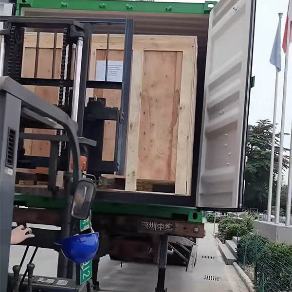TAICHUANG spedisce più lotti di maschiatrici per dadi per soddisfare la domanda del mercato